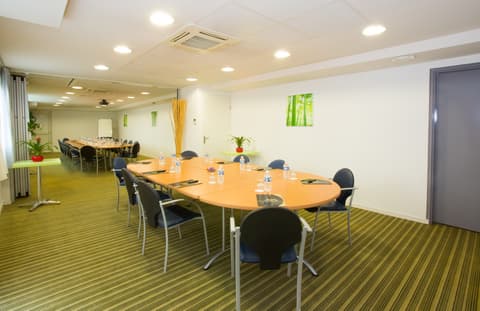 All Suites Appart Hotel Bordeaux Lac, 