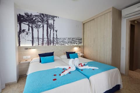 Flamingo Beach Resort, 