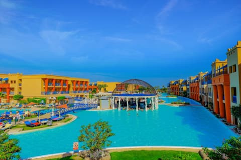 Titanic Palace Resort & Aqua Park, 