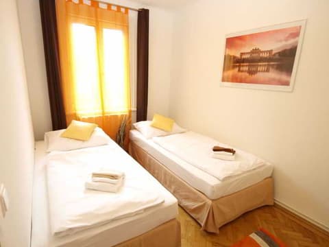 CheckVienna – Apartment Kroellgasse, 