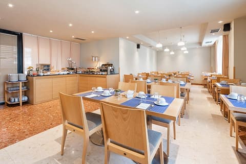 EXE APARTHOTEL CAMPUS SAN MAMES, 