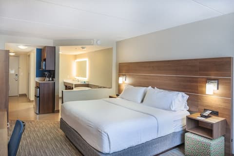 Holiday Inn Express & Suites Belleville, 