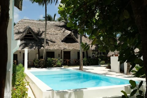Makuti Beach Bungalows, 