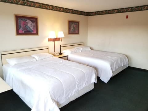 Travelstar Inn & Suites, 