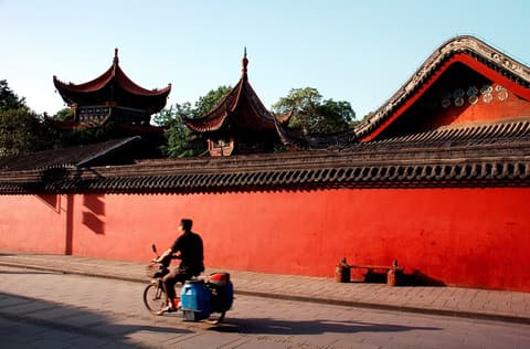 Tesoros culturales y paisajes serenos: recorrido por el camino de Chengdu a Laos