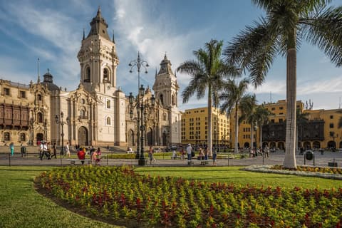 Explore Peru – 11 Days: Lima, Colca Valley, Puno, Cusco, Machu Picchu, French-speaking guide