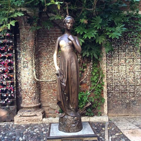 ¡NUEVO! Lagos del Norte, Venice y Milan con Bernina Express, Alpina y Dolomitas - 13 Días / 12 Noches