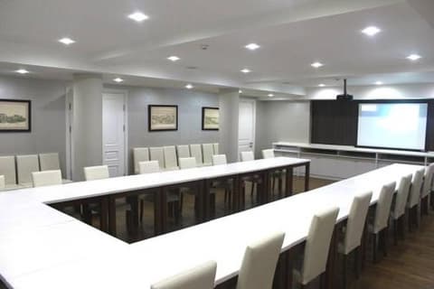 Piazza Four Colours, 