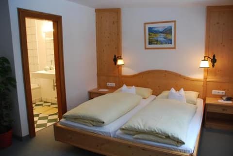 DER ERLHOF RESTAURANT AND LANDHOTEL, 