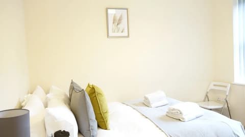 Heathrow Ensuite Rooms, 