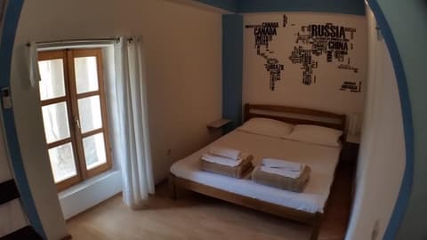 The Lazy Monkey Hostel, 