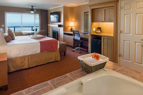 Hallmark Resort - Cannon Beach, 