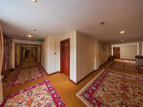 Phoenix International Hotel, 