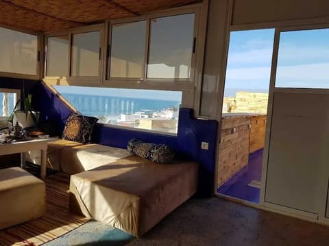 BigBlue Hostel Surf & Coworking, 