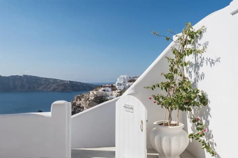 Alta Mare By Andronis, 