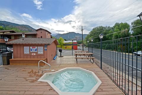 Villa Motel at Manitou Springs, 