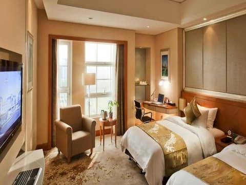 Jinling Guanyuan International, 