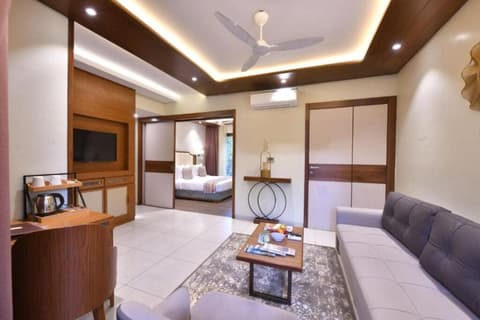 Arova Woods Zinc Journey by The Fern, 