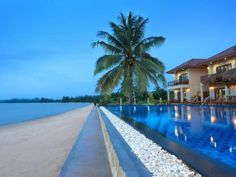 Sara Beachfront Boutique Resort, 