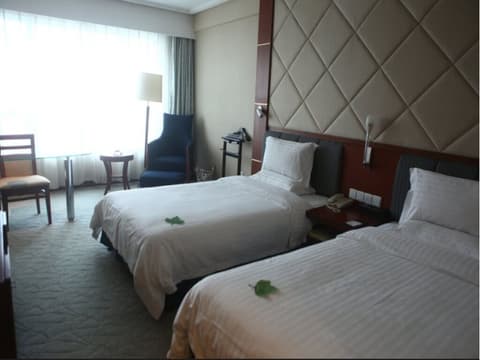 Maochen New Century Hotel, 