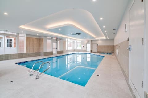 Hallmark Resort - Cannon Beach, 