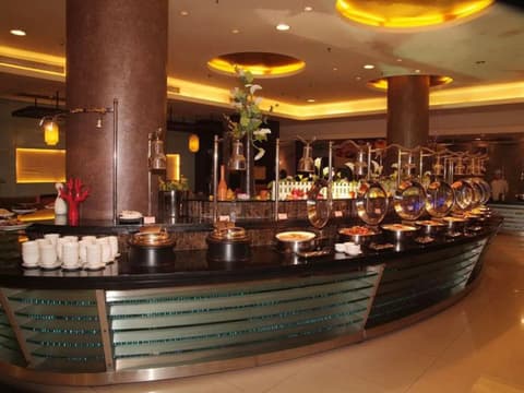 Maochen New Century Hotel, 