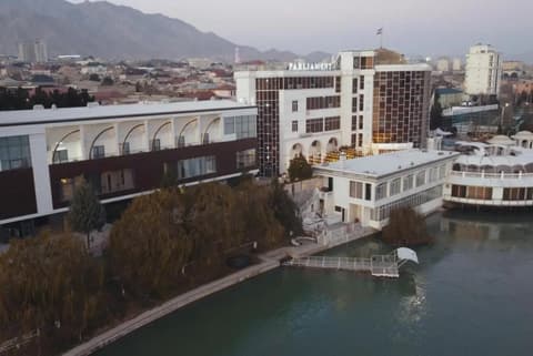 Parliament Palace Hotel, 