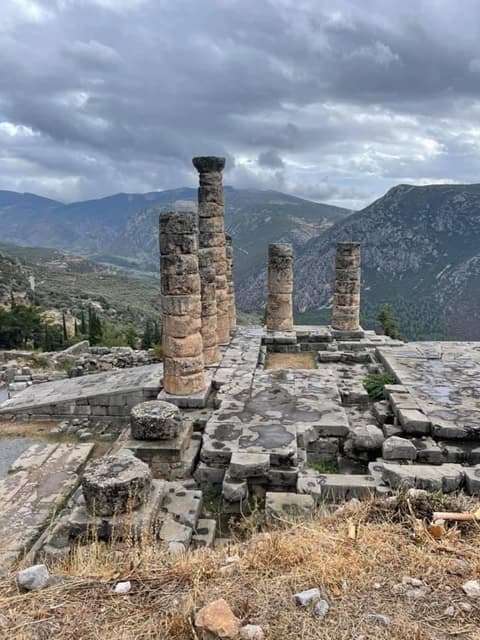 2 days Organized Tour Delphi and Meteora