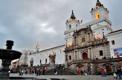 Ecuador Avenida dei Vulcani