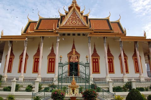 Tonle Sap Half Loop via Sambor 2026_Upgrade Hotels (SIC) - 7 Nights with Rolous, Tonle Sap Lake & Kulen Park