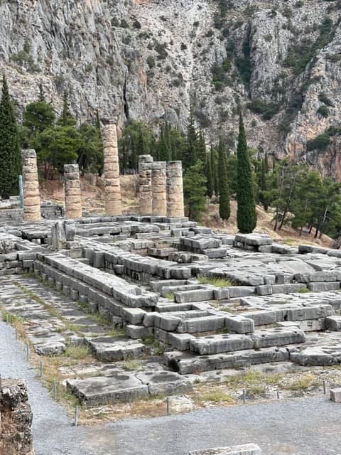 Athens & 2 days Delphi Meteora