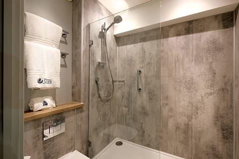 London Town Getaway “on a budget!”