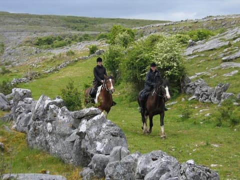 Connemara: in sella tra i monti Slieve Aughty