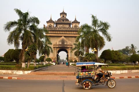Laos Tour desde Vientiane 4 Días - Sin Museo Nacional