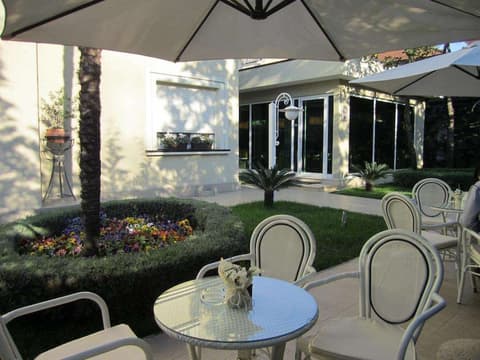 SOKRAT HOTEL TIRANA, 