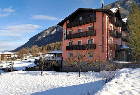 Park Hotel Bellevue, HOTEL