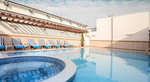 Golden Tulip Downtown Abu Dhabi, POOL