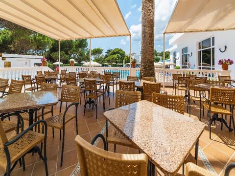 Globales Lord Nelson, POOL