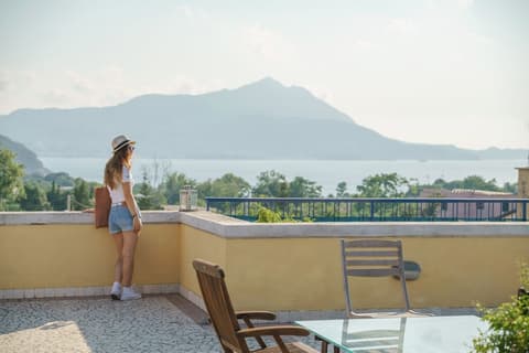 Gioia 37 Apartments, GENERAL