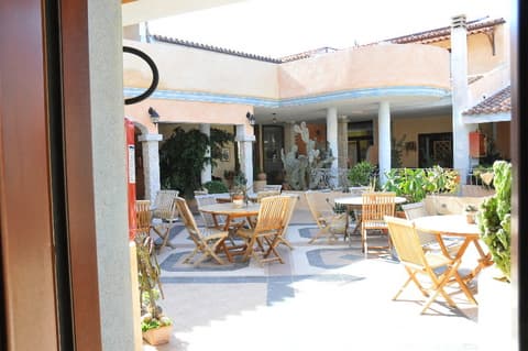 Bonsai Hotel , HOTEL