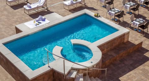 Convention Plaza Madrid, POOL