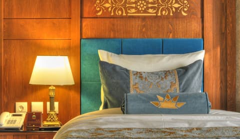 Zandiyeh Hotel, ROOM