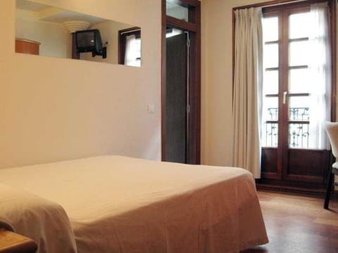 La Plaza Hotel, ROOM