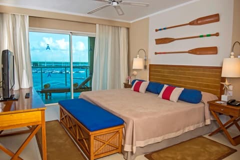 Marina Varadero, ROOM