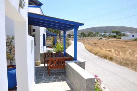 Heliovasilema Studios, HOTEL