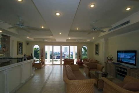 Eden Resort, GENERAL