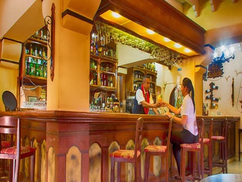 Hotel Pullman Dos Mares, BAR