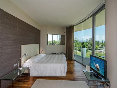 Pisa Hotel Tower Plaza, ROOM