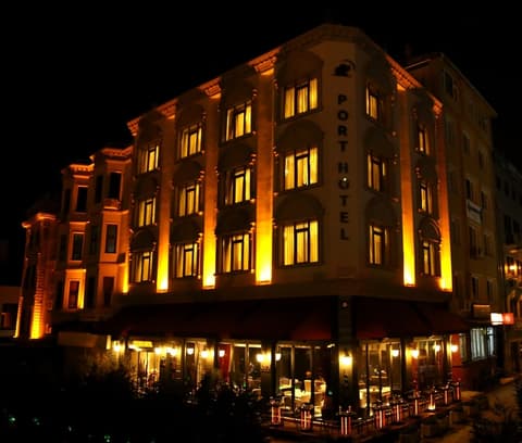 Astek Port Hotel, 