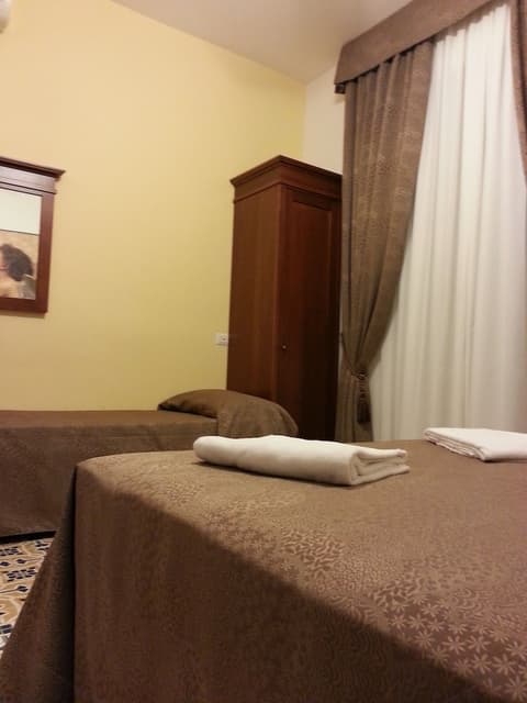 Rome City Inn, ROOM